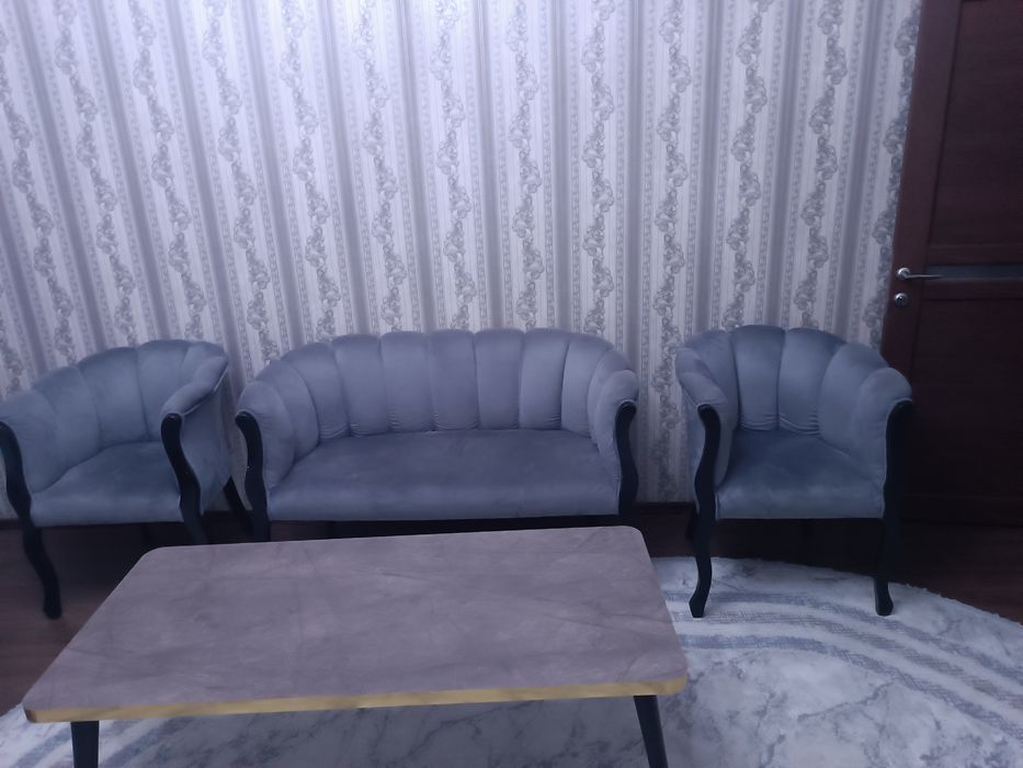 Продам мебел почти новые шикаонони состояния