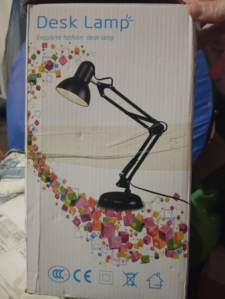 Продам настольную лампу