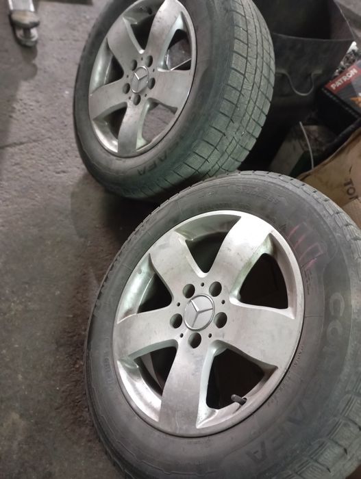 На Мерседес идеальном состоянии