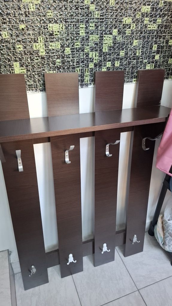 Vand mobilier hol