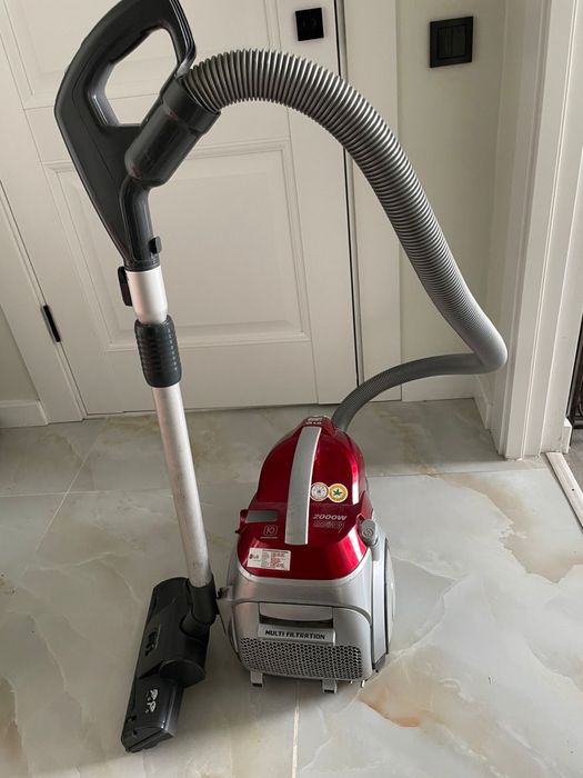 Пылесос марки LG