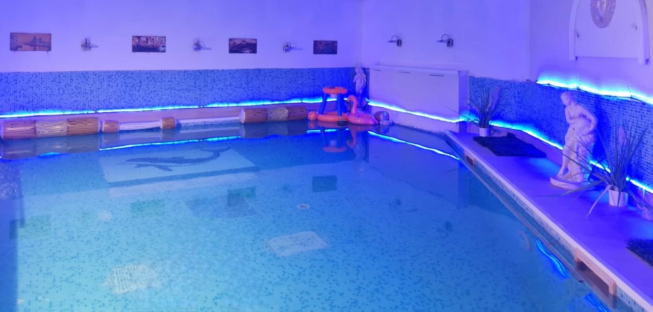 Дава се под наем Къща в Банкя - 800 кв.м за 612 € - Снимка #15