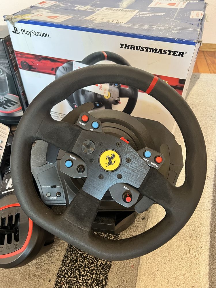 Волан и лост за игри Thrustmaster t300 ferrari alcantara