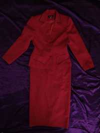 Costum de dama rosu cu fusta