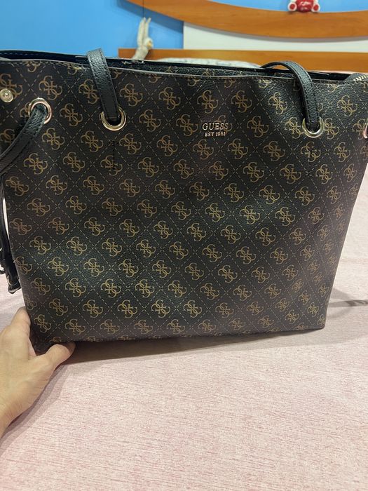 Дамска чанта ,,Guess”