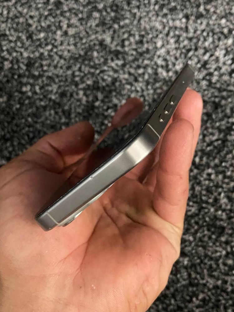 Iphone 15 pro titan