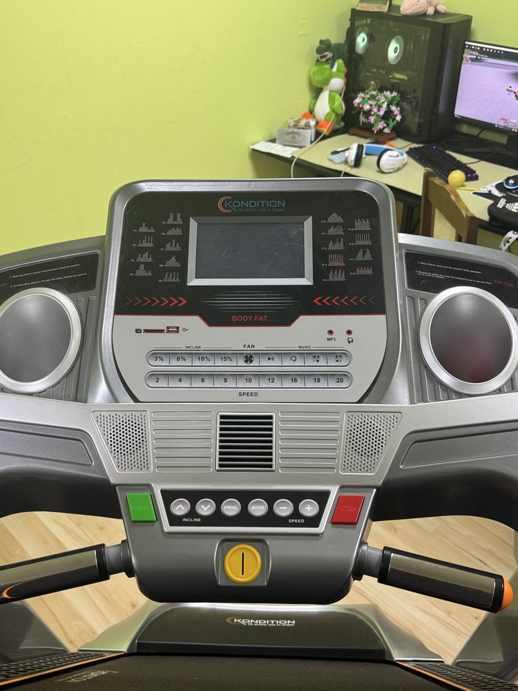 Бягаща пътека Konditio HM-9100 FIT