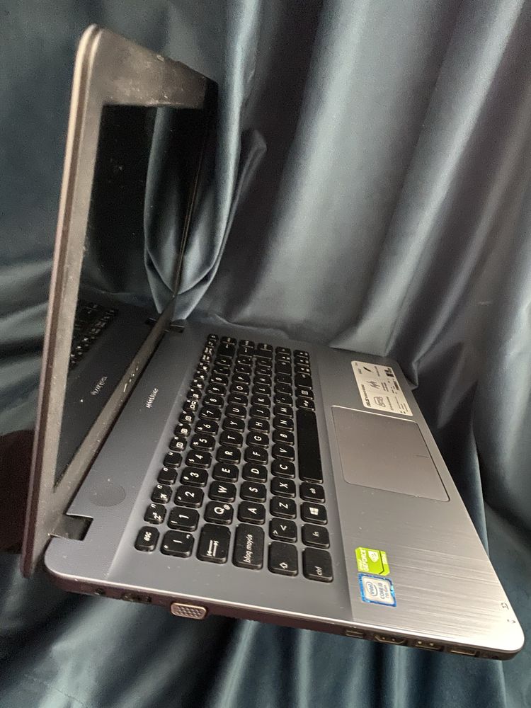 Asus 14”, i5 gen 7, 8gb ram, nvidia 2gb, 1tb ssd