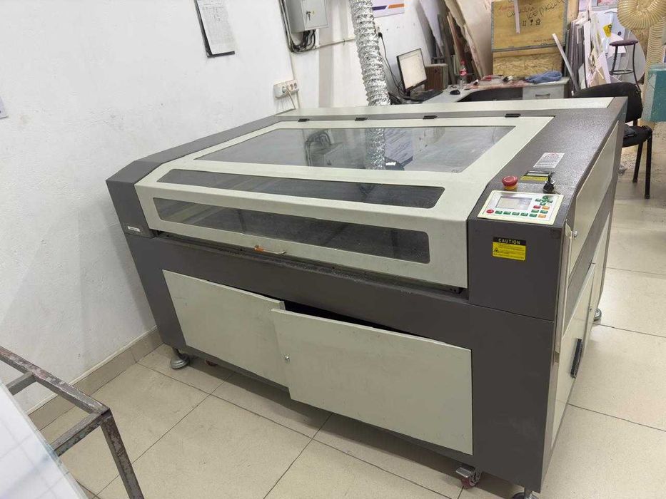 Лазерно-гравировальный станок GWEIKE модель LC1340