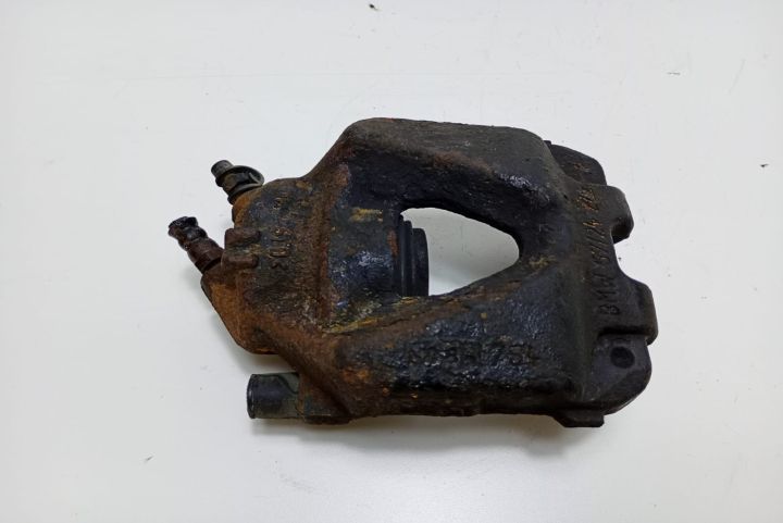 Etrier  dreapta fata x-drive BMW Seria 3 E90/E91/E92/E93