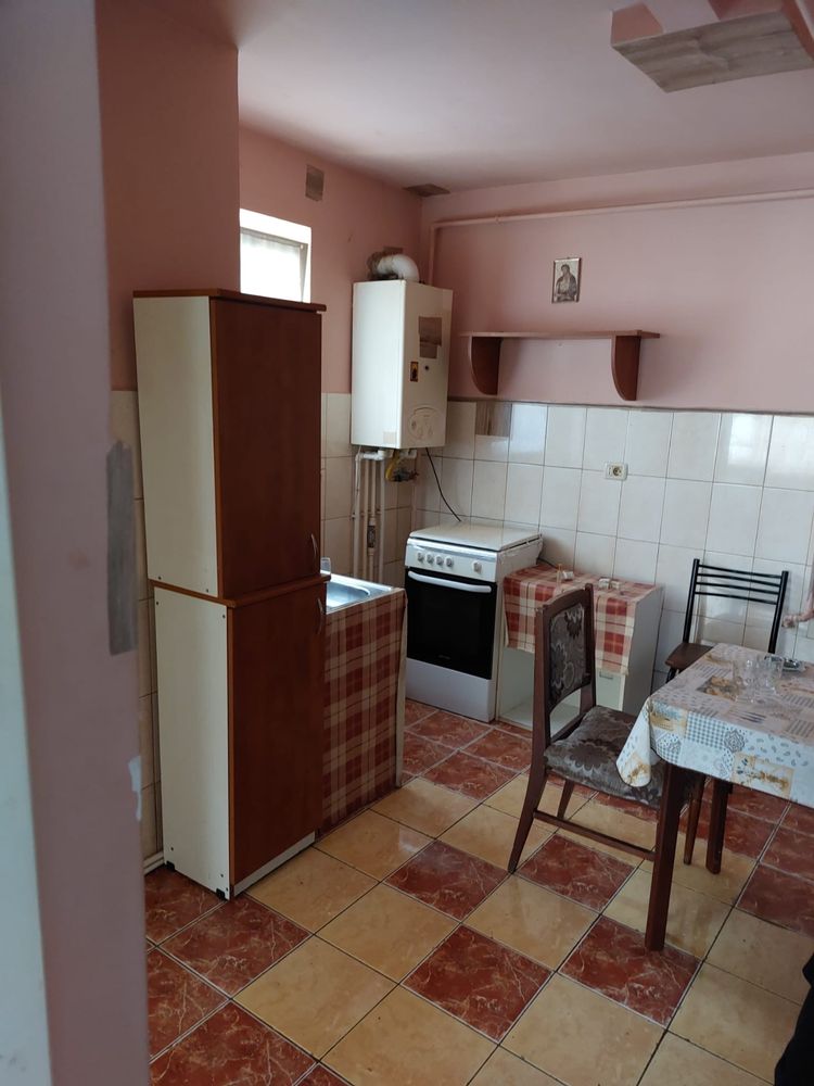 De vânzare apartament 2 camere la parter în zona Mărăței