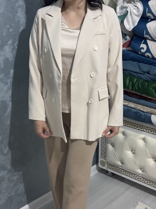 Продаеться новые одежды