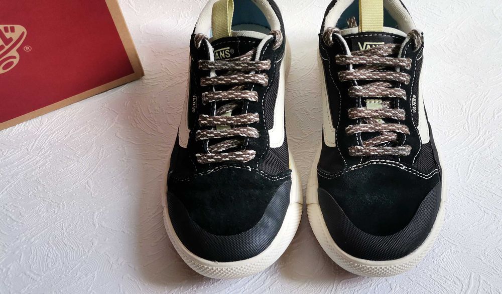 Adidasi sneakers baieti VANS Ultrarange Exo marime 36 23cm piele negri