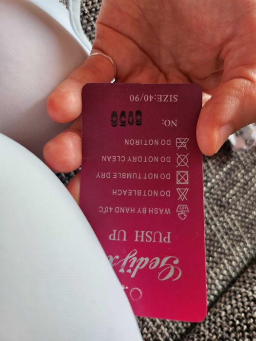 Sutien push up nou cu eticheta marimea 40