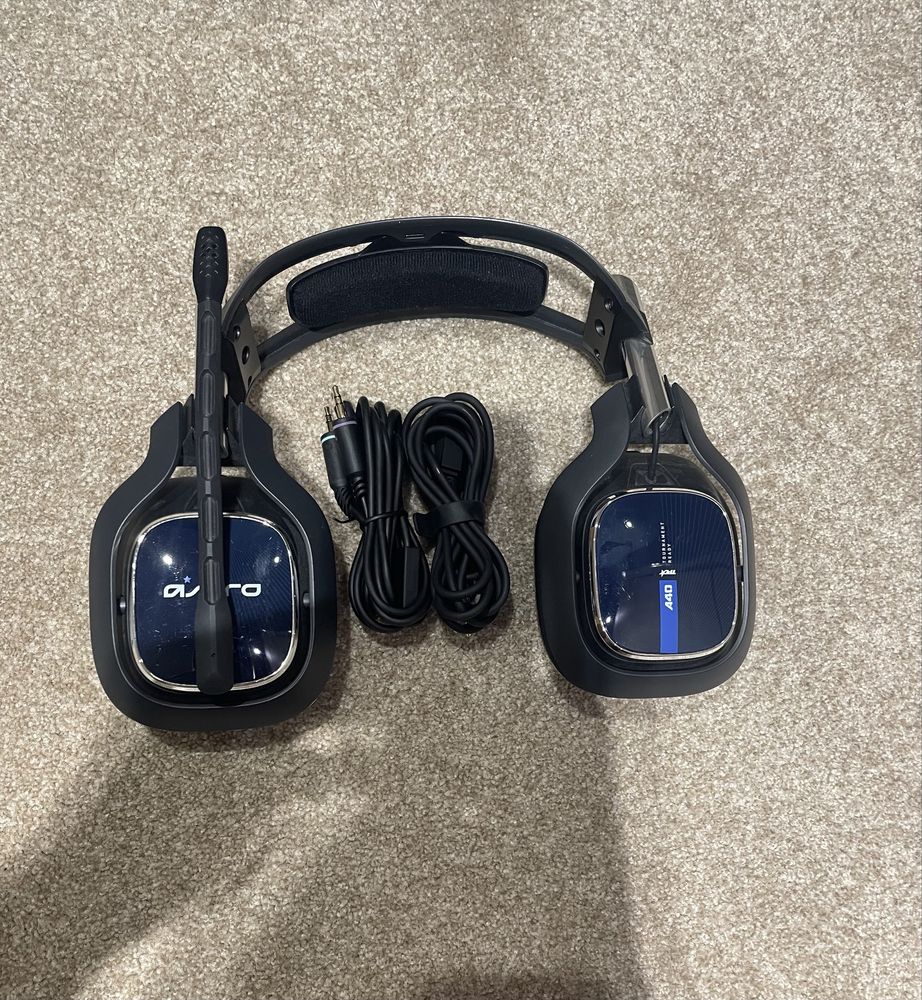 Playstation 4 + Astro A40