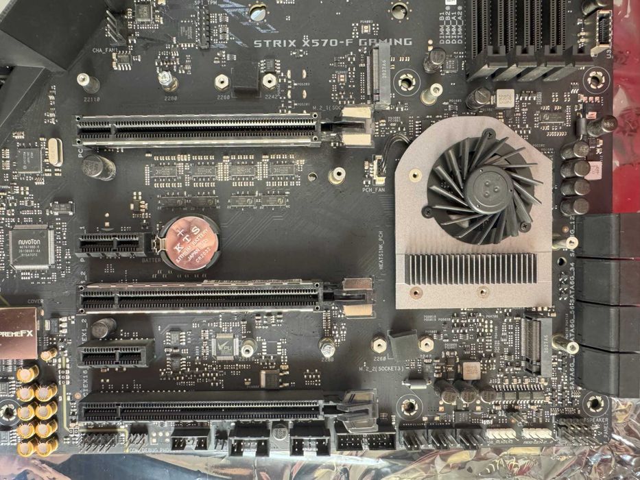 Placa de baza: ASUS ROG STRIX X570-F Gaming - ca noua, cutie + factura