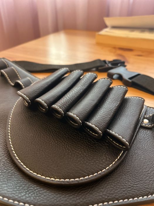 Професионален кожен кобур Artero – стил и удобство за всеки грумър!