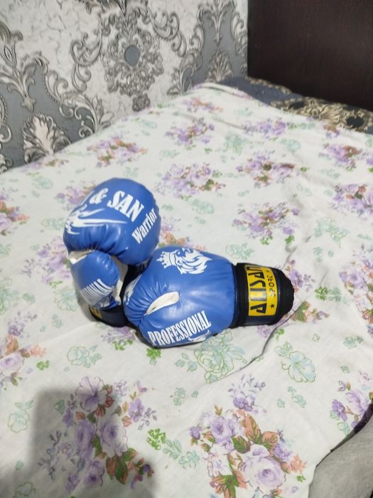 Боксёрские перчатки