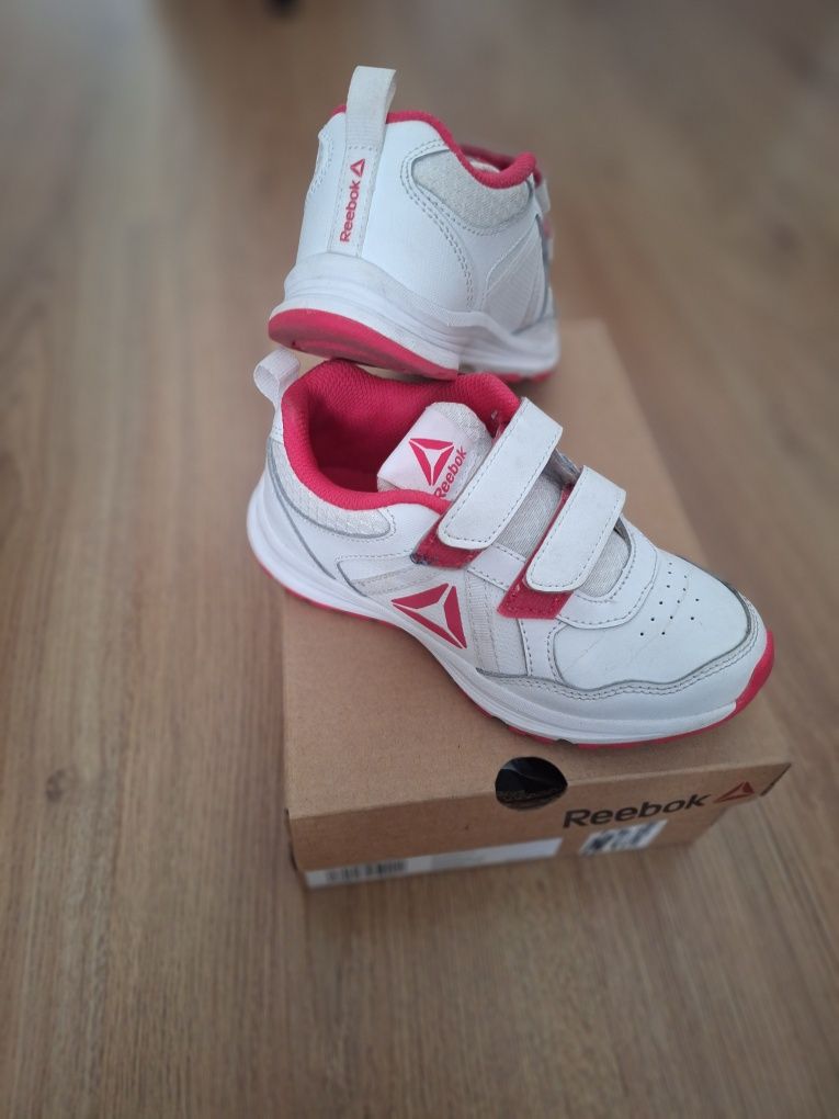 детски Маратонки  Reebok 28 номер + подарък пантофки