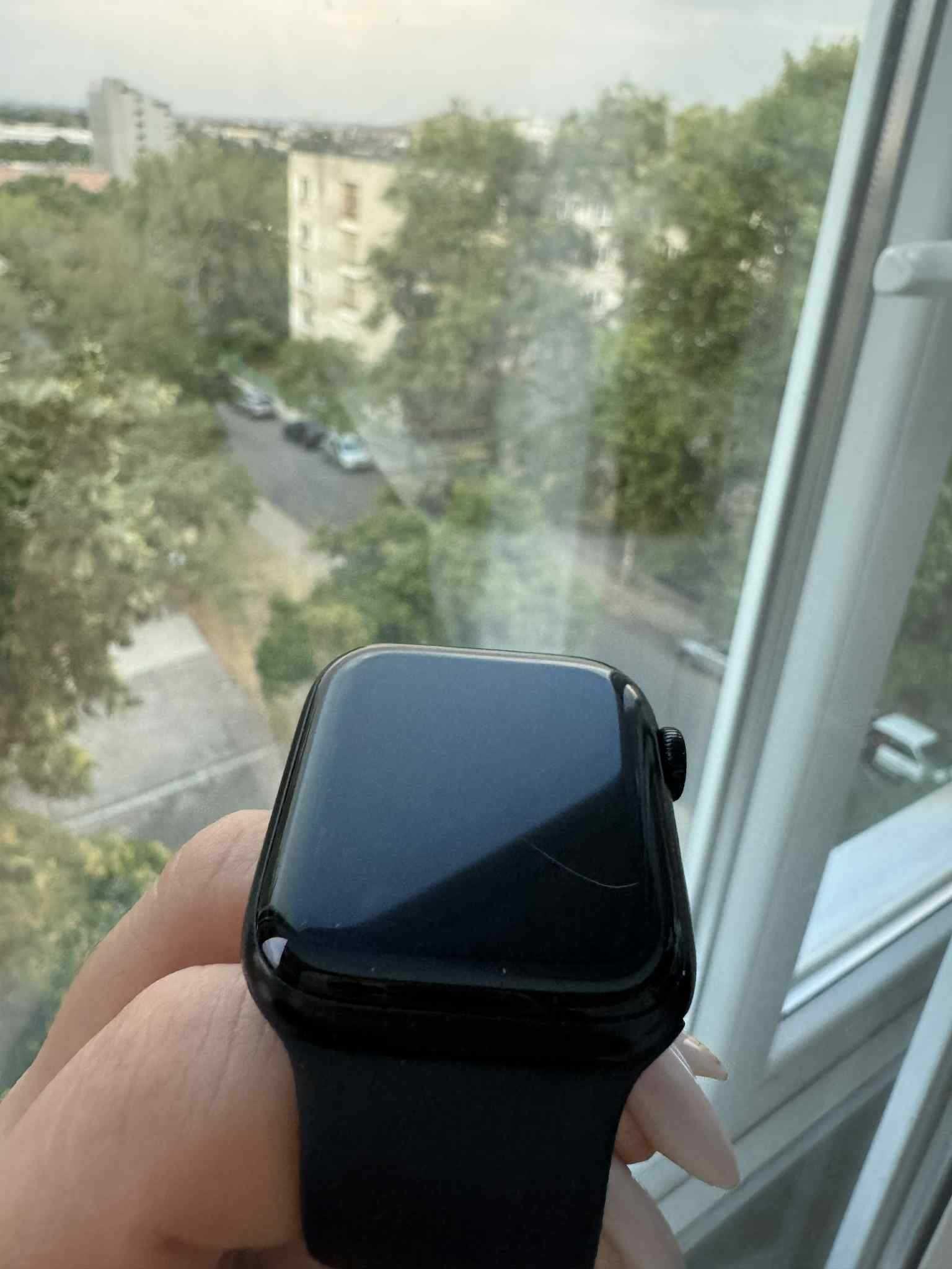 Apple Watch SE (2022) 44mm