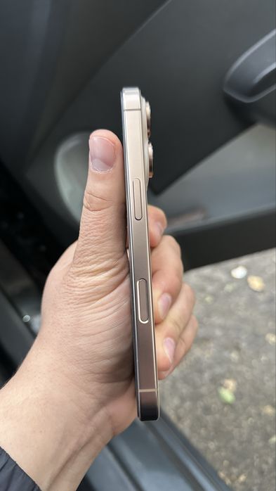 Iphone 16 pro 100% 81 sikl