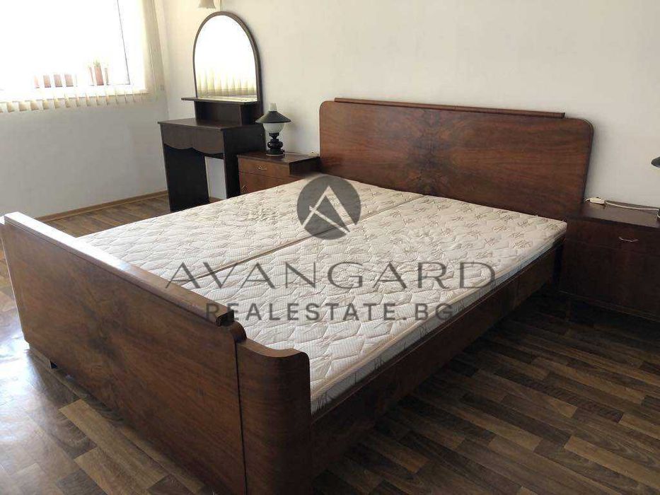 Продава се Тристаен апартамент в Пловдив, Кючук Париж - 110 кв.м за 2133 €/кв.м - Снимка #5