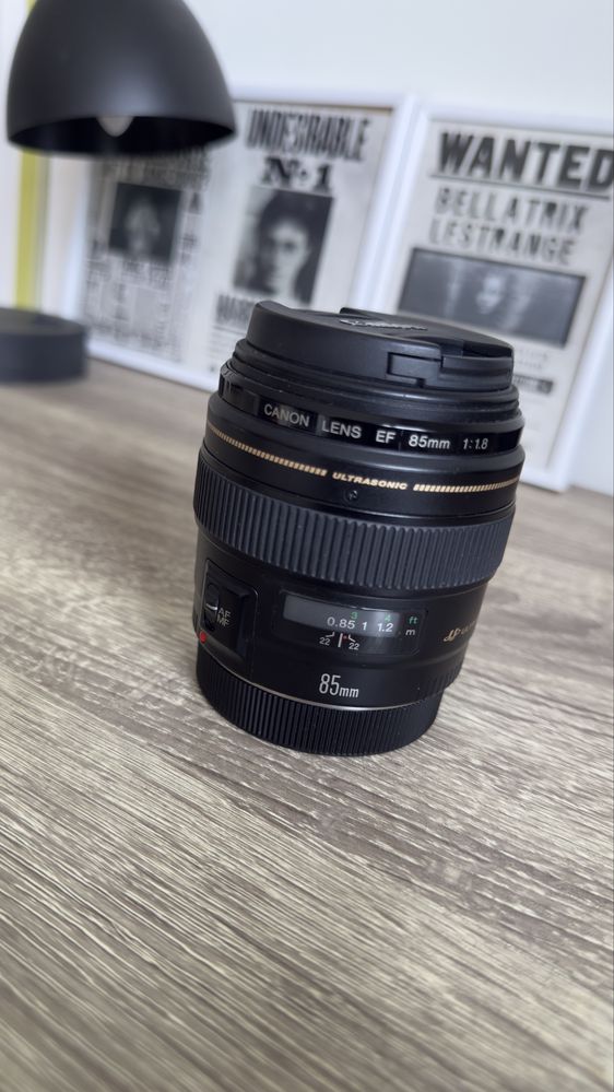 Обектив Canon EF 85mm f1.8