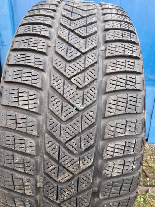 Anvelopă 255/45R19 marca Pirelli, M+S,DOT 2021, 6.5 mm