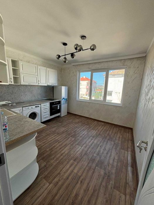 Дава се под наем Двустаен апартамент в Бургас, Ветрен - 75 кв.м за 325 € - Снимка #2