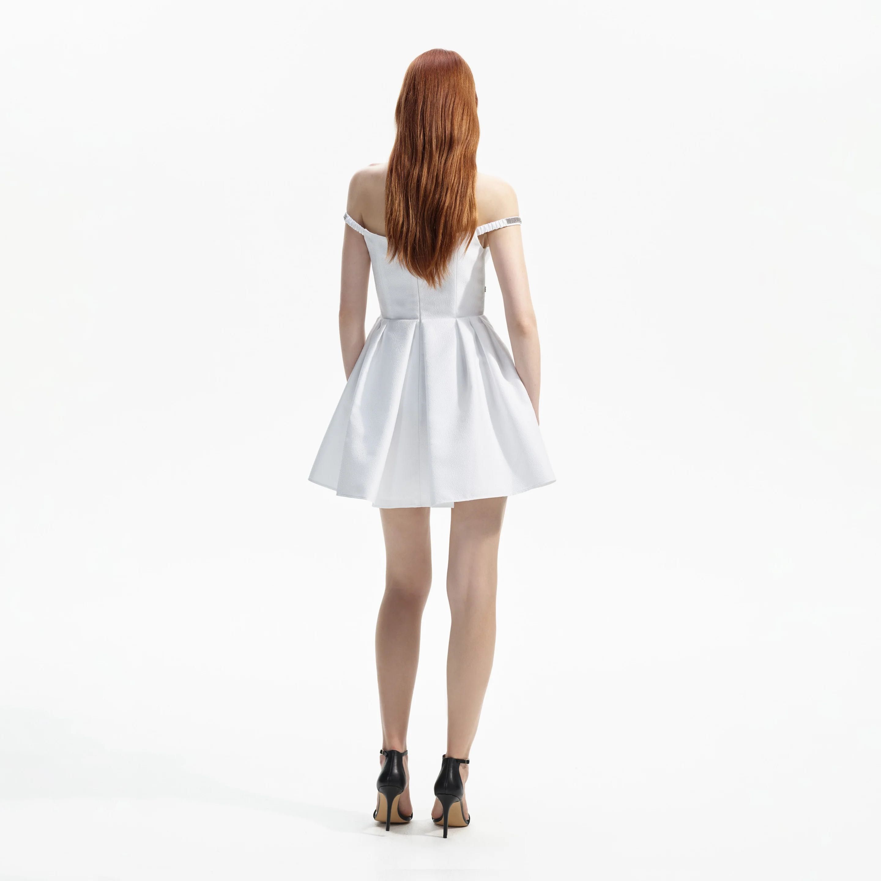 Self-Portrait bridal collection бяла рокля с кристални детайли