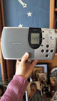 Radio cu ceas digital Grunding