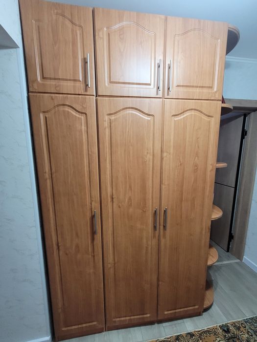 Продам шкаф в прихожую в хорошем состоянии