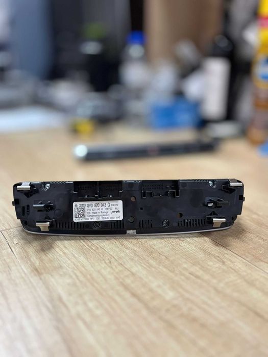 Display Climatronic cod 8V0820043Q AUDI A3