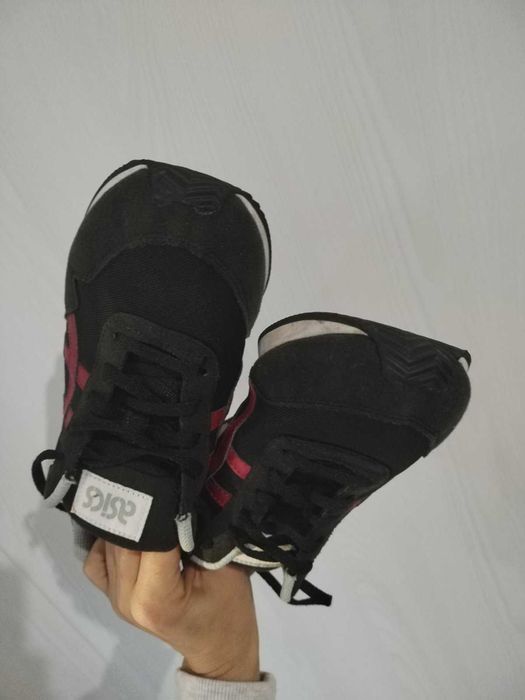 Оригинални маратонки Asics