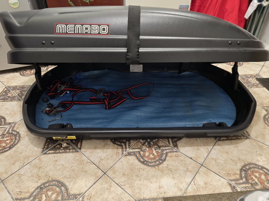 „Vând cutie auto portbagaj Menabo 320 L + bare de prindere”