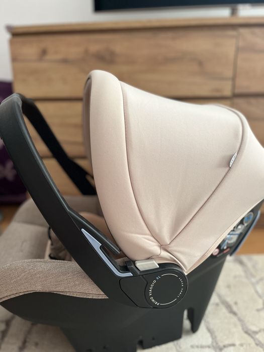 Столче за кола Peg Perego Primo Viaggio (наличен и целия комплект)