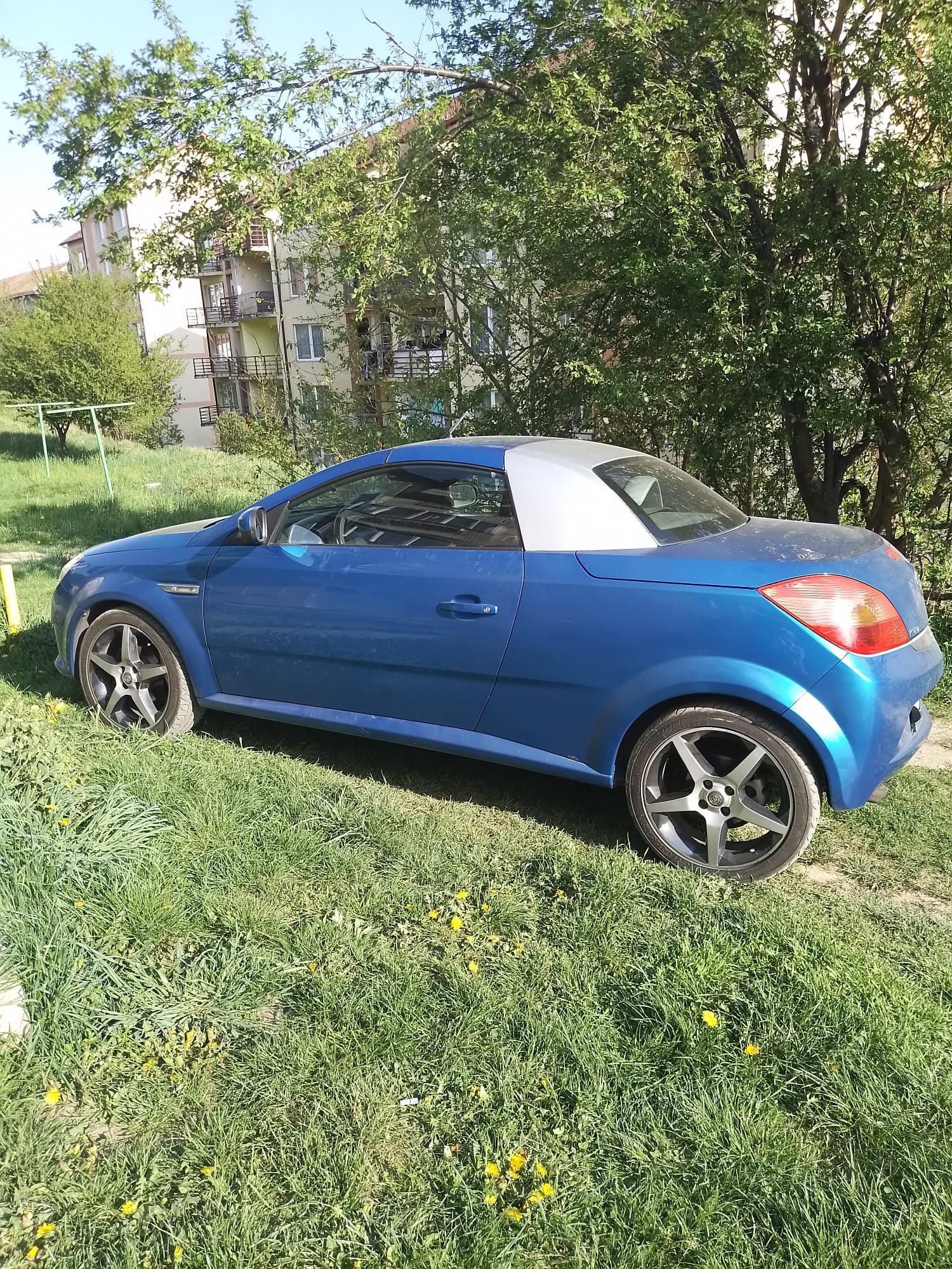 Opel tigra decapotabil