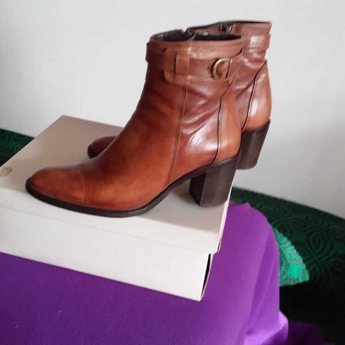 Елегантни боти от естествена кожа! Цената е \.