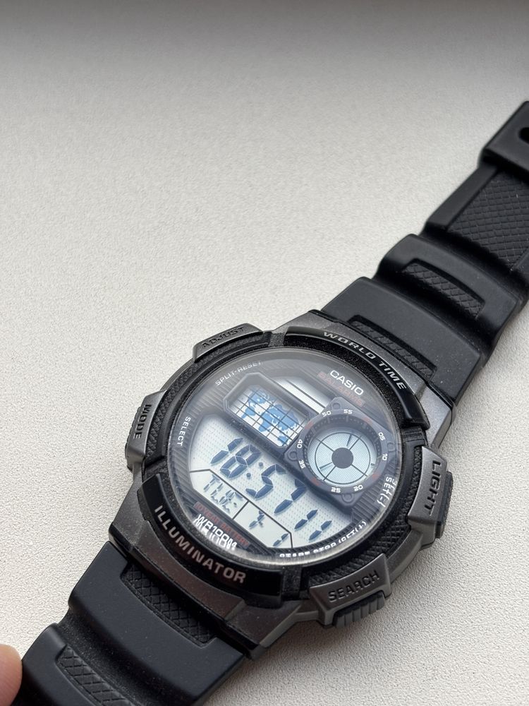 Часы Casio illuminator