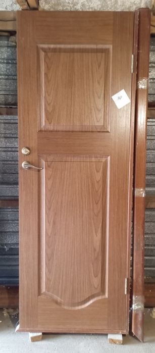 Двери межкомнатные б/у.