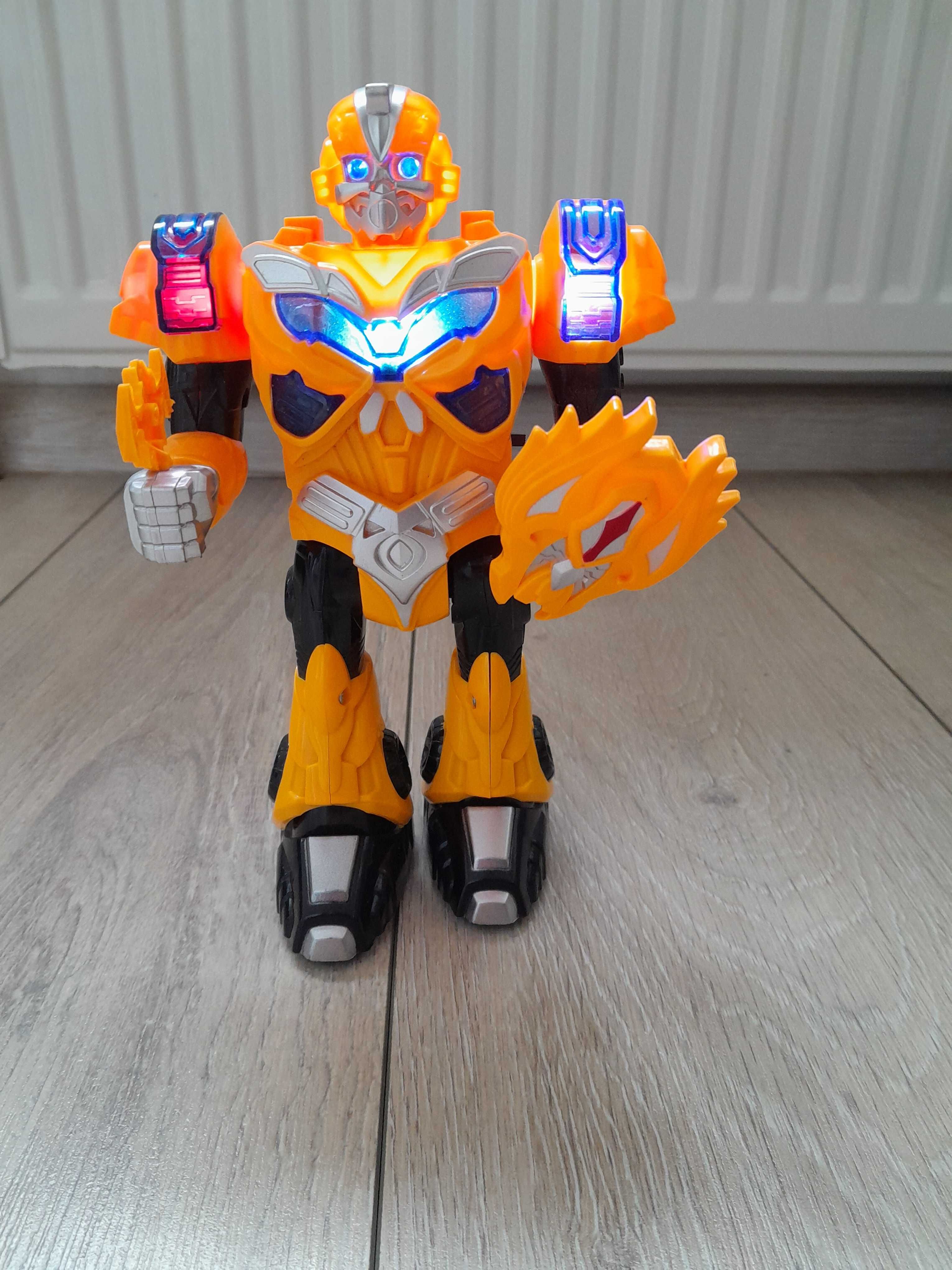Jucarie Robot war  luminos,sonor ,se deplaseaza, gama univers warrior