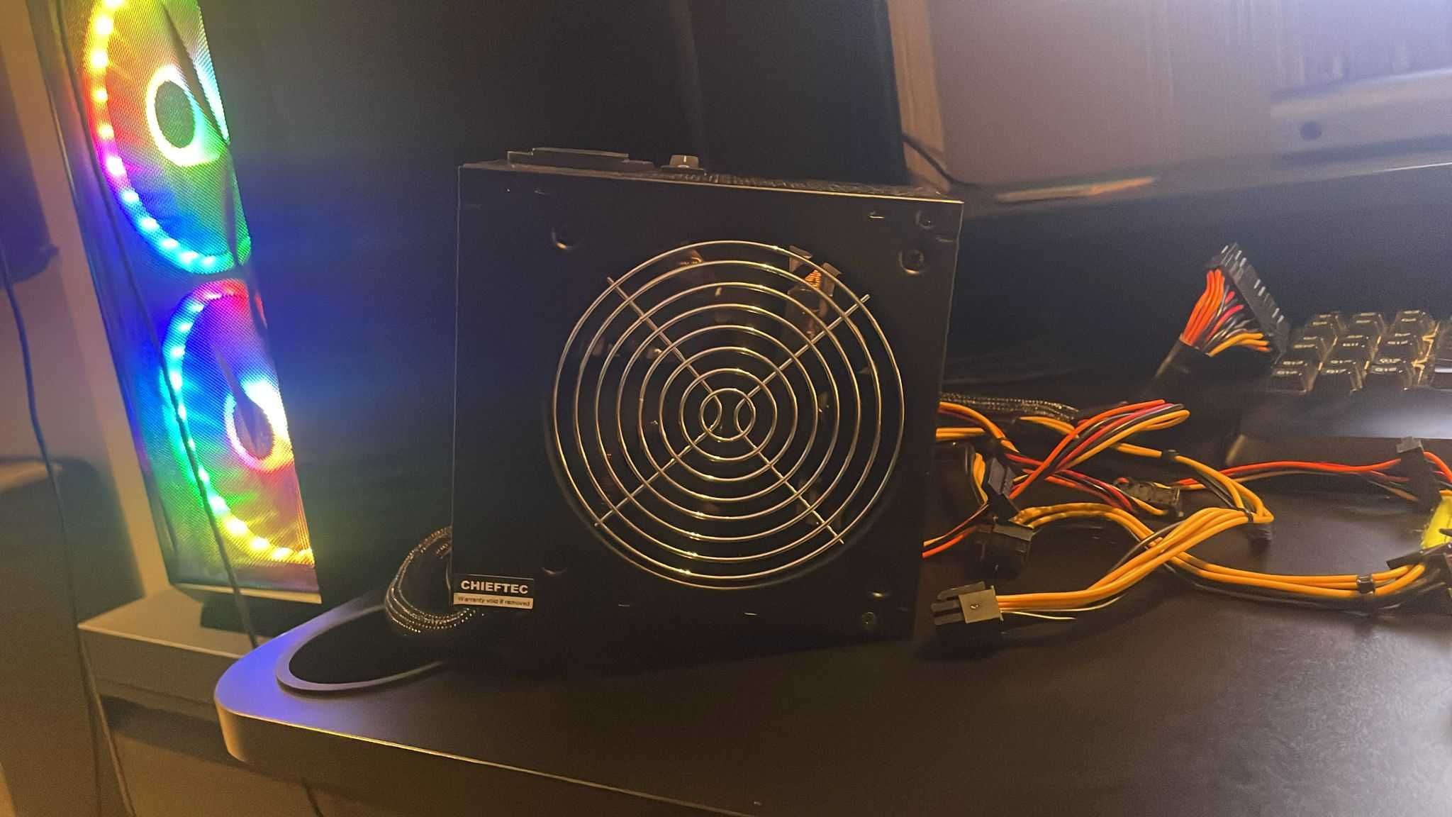 Захранващ блок Chieftec 700W