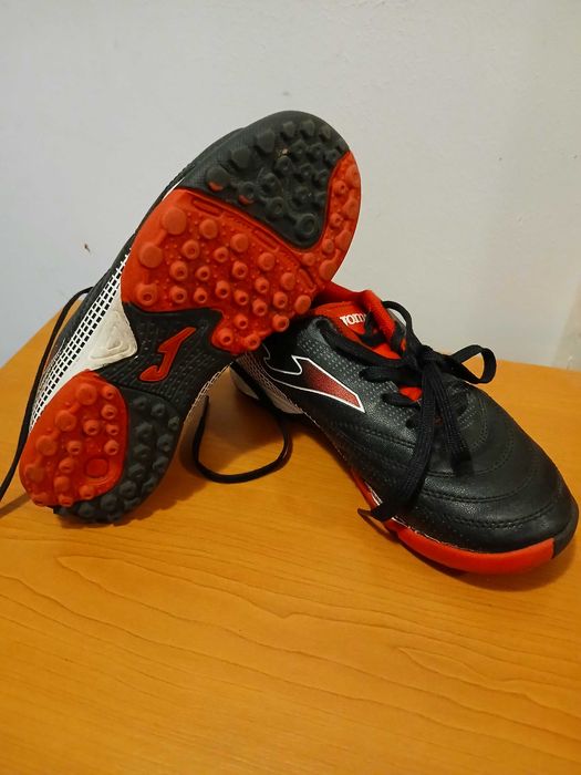 Vand ghete fotbal copii, modele diferite, pret 50 lei