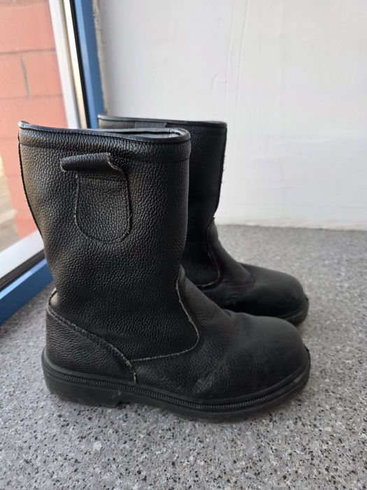 Продам утеплённые кирзовые сапоги 43 размер