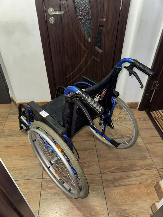 Scaun rulant medical transport batrani handicap dizabilitati