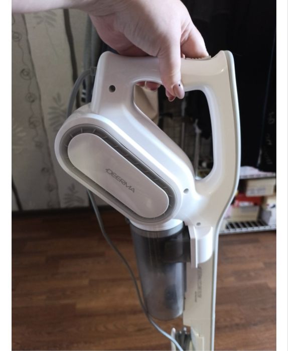 Продам пылесос вертикальный