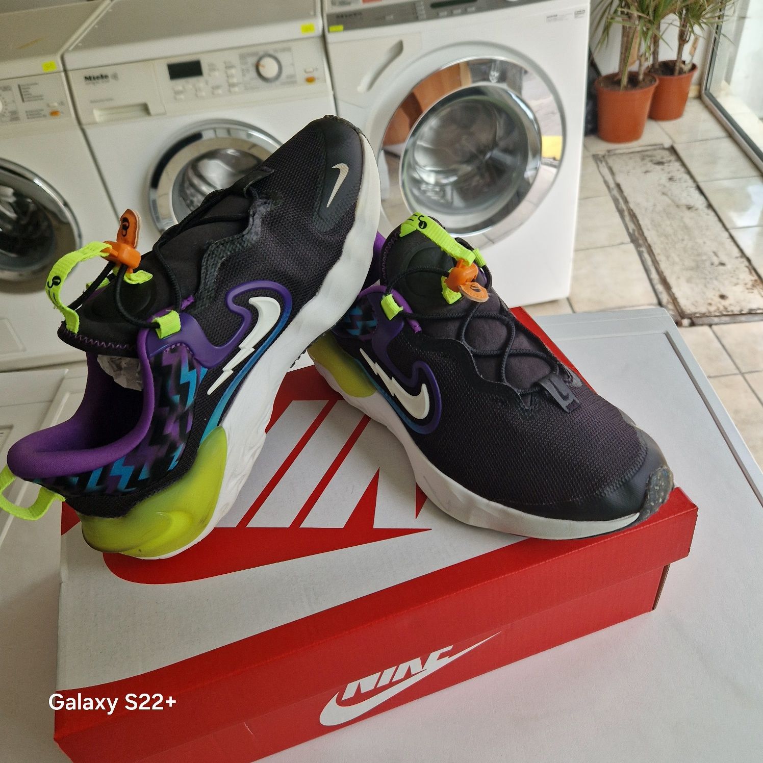 Дамски маратонки NIKE 38.5