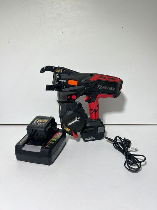 Masina legat fier MAX RB443T aan 2024