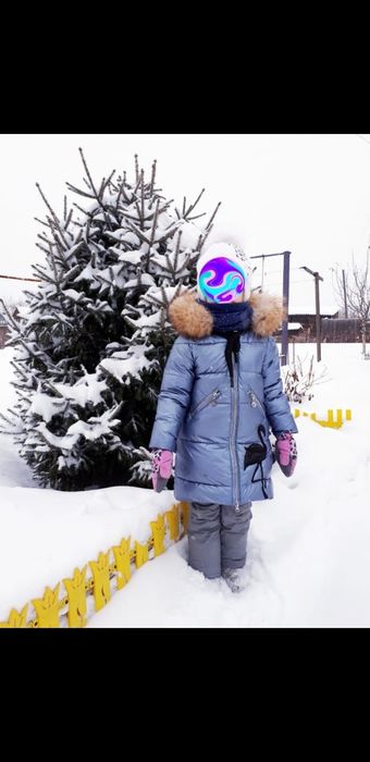 Продам  куртку девочковую зимнюю на возраст 4-7 лет В отличном состоян