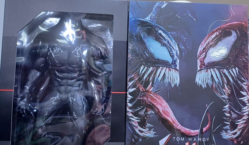Фигура на Venom и Deadpool 35св